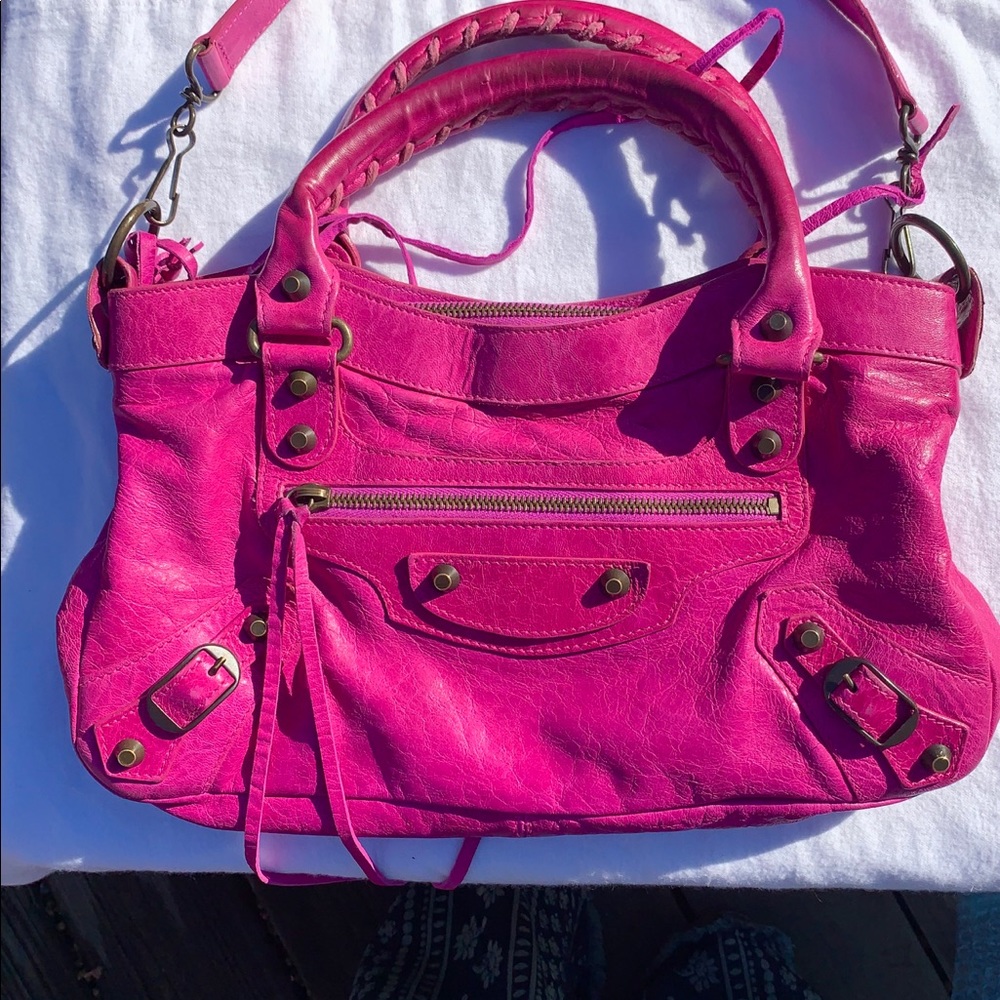 Hot pink Balenciaga medium City. 💞